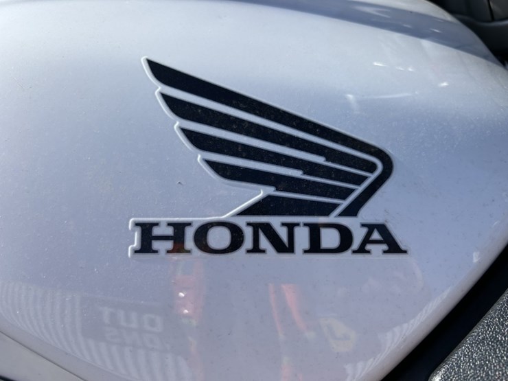 2012-honda-st1300-motorcycle-image-9