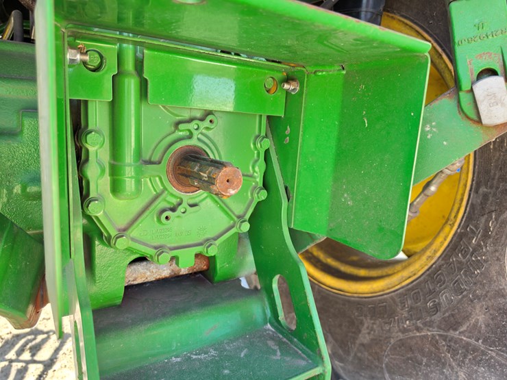 2018-john-deere-4052m-image-18