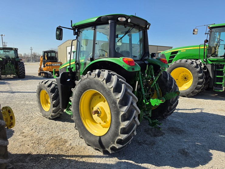 2020-john-deere-6110m-image-11