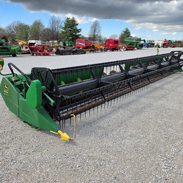 2006 JOHN DEERE 630F