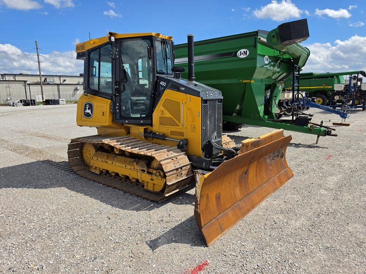 2023-deere-450-lgp-image-23