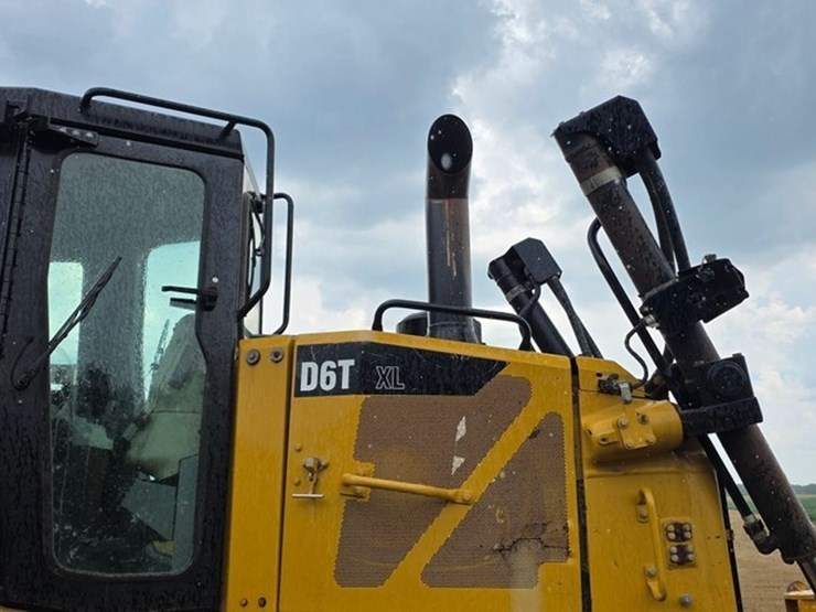 2012-caterpillar-d6t-xl-image-41