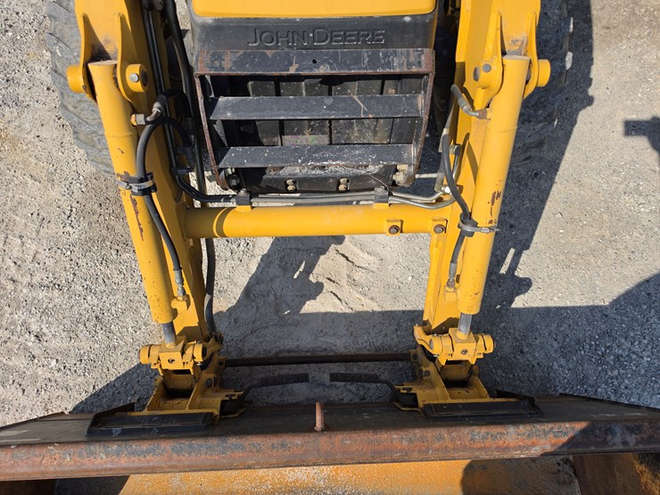 2004-deere-110-image-5