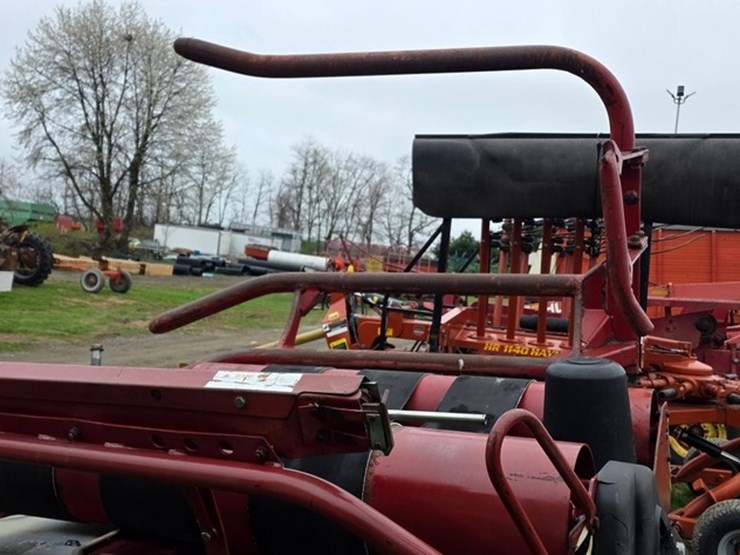 new-holland-b37p-image-16