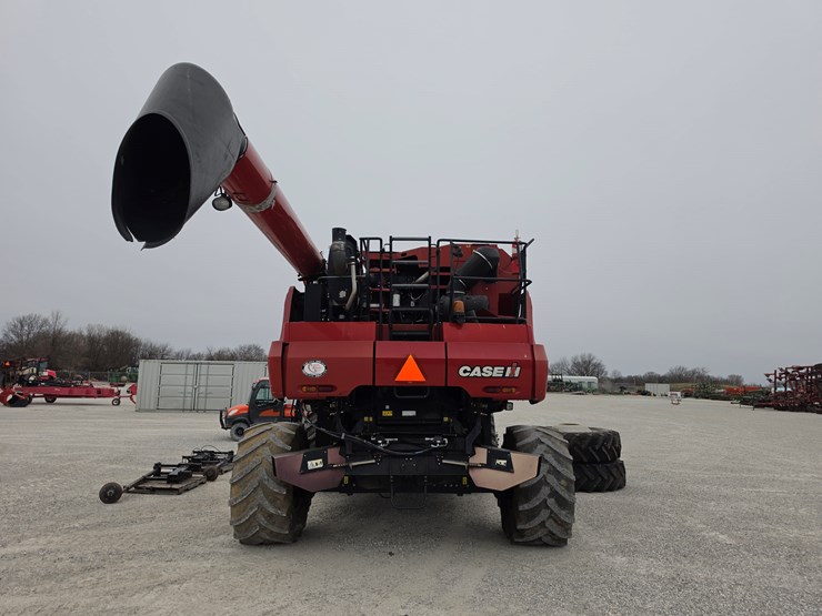 2013-case-ih-8230-image-22