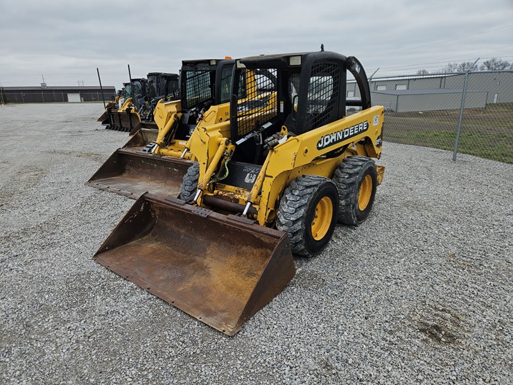 1999-john-deere-250-image-1