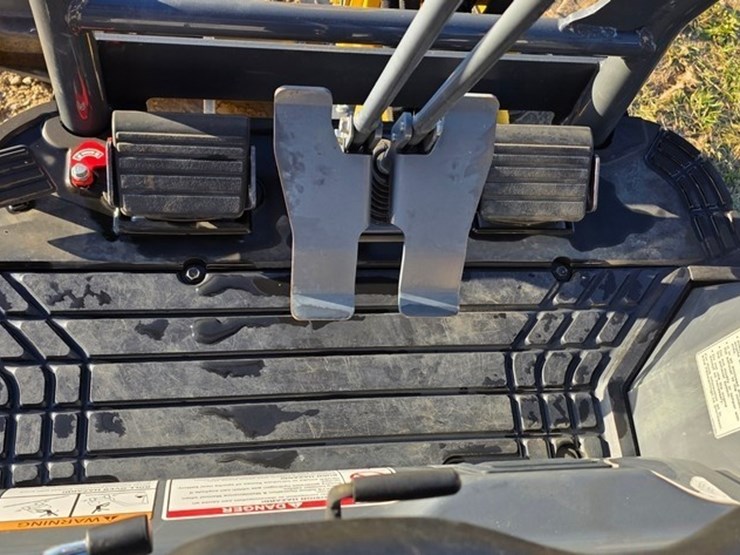 2022-kobelco-sk17sr-image-47