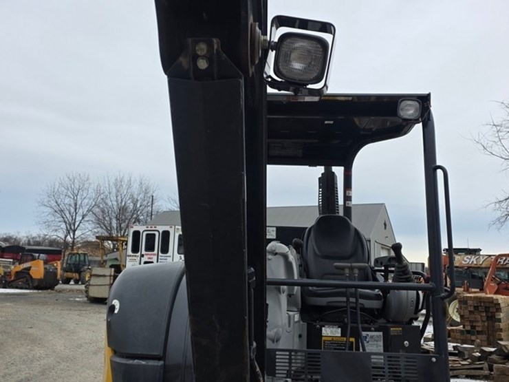 2019-deere-50g-image-38