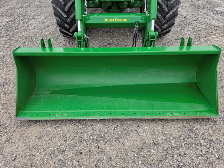 2023-john-deere-6155m-image-3