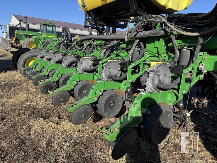 john-deere-1770-image-17