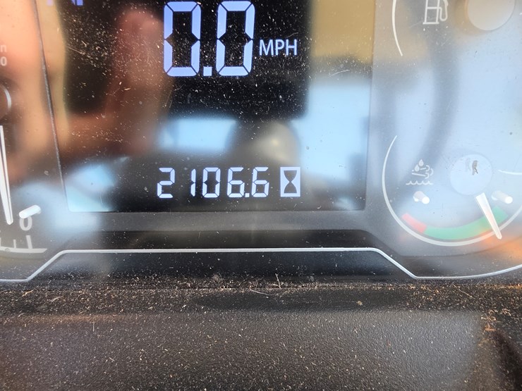 2022-john-deere-6135e-image-17