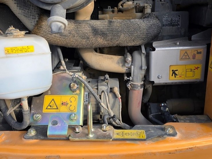 2021-case-cx80c-image-58