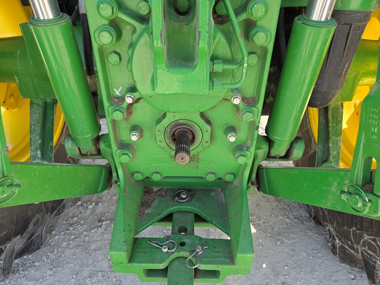 2022-john-deere-6135e-image-10