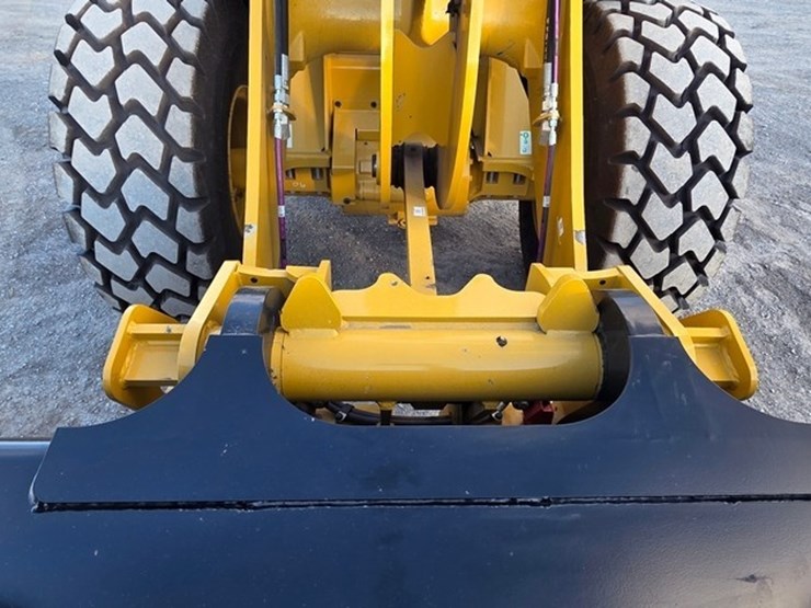 2024-caterpillar-930-image-49