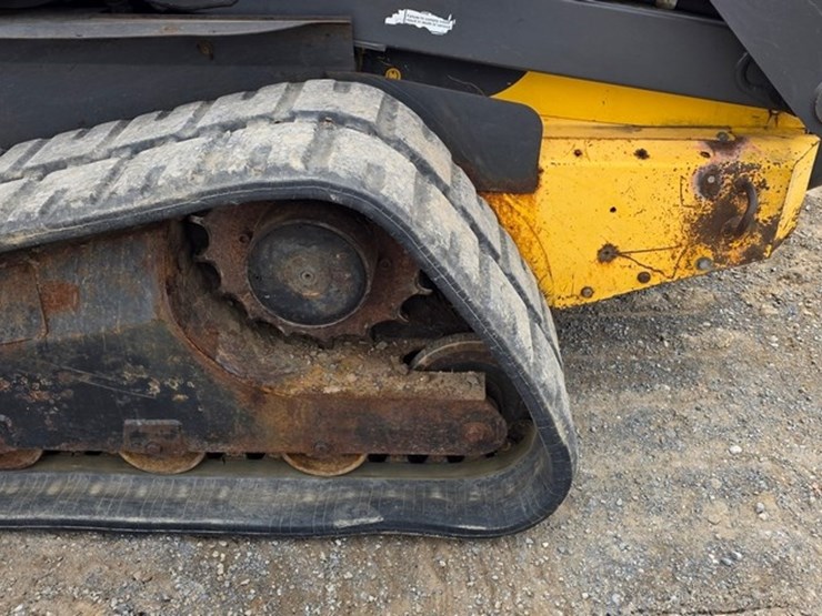 2008-new-holland-c185-image-24