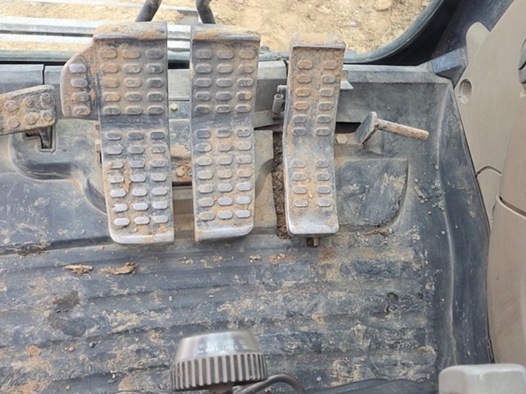 2012-deere-200d-lc-image-77