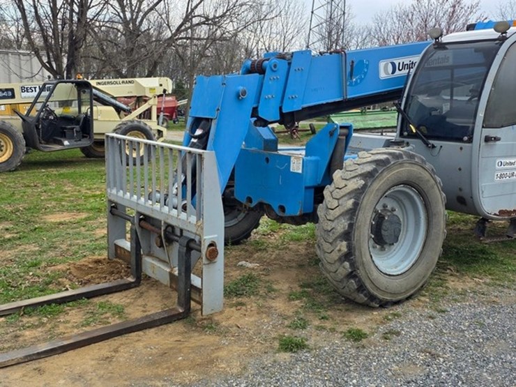 2011-genie-gth844-image-1