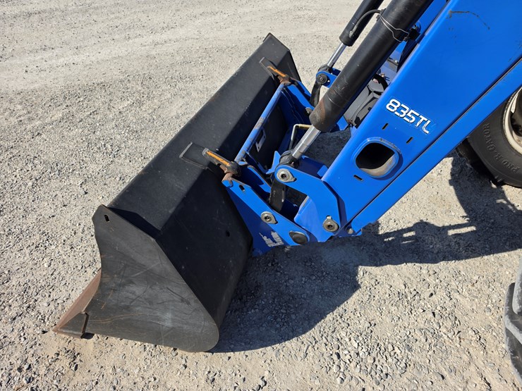 2013-new-holland-ts6.120-image-6