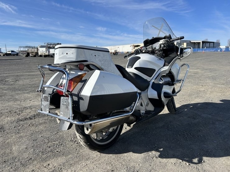 2012-honda-st1300-motorcycle-image-5