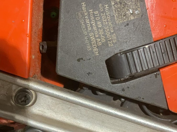 #115-•-husqvarna-585-chainsaw*-image-6