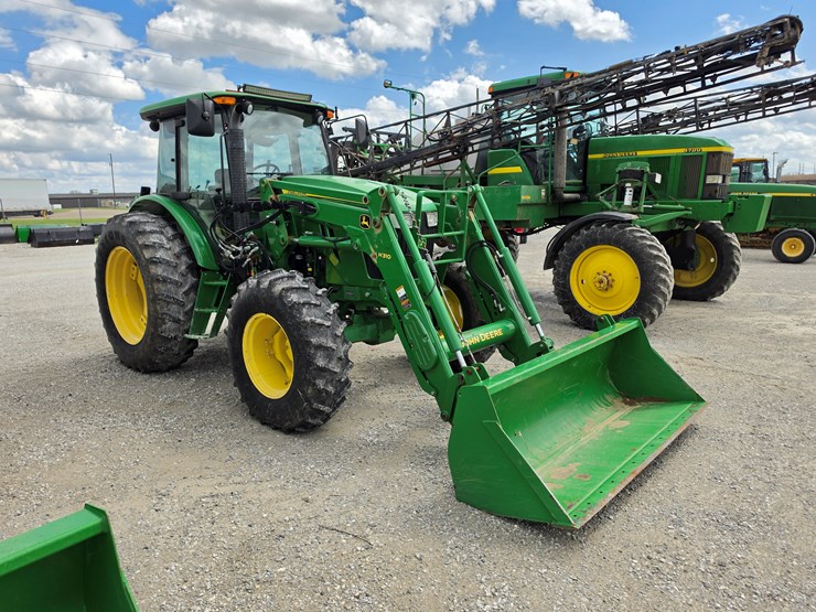 2014-john-deere-6140d-image-25