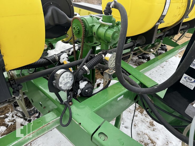 john-deere-1750-image-45