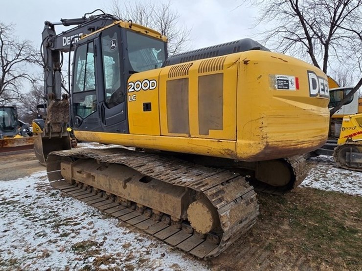 2012-deere-200d-lc-image-4