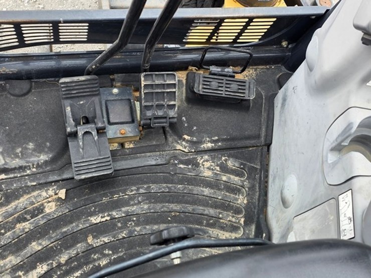 2019-deere-50g-image-60