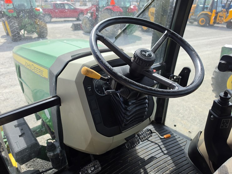 2016-john-deere-5100e-image-16