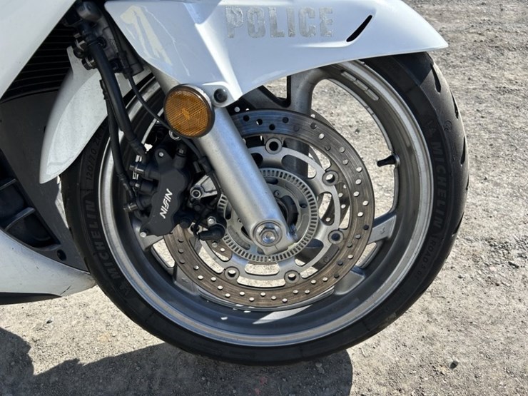 2009-honda-st1300-motorcycle-image-9