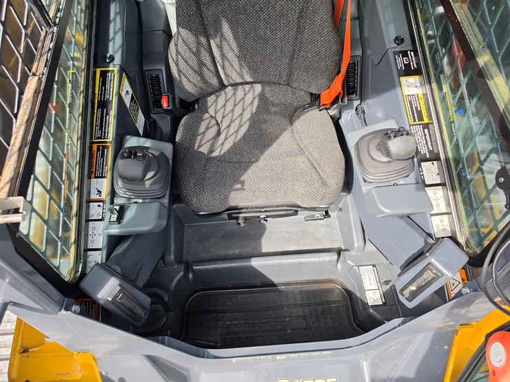 2018-deere-333g-image-9