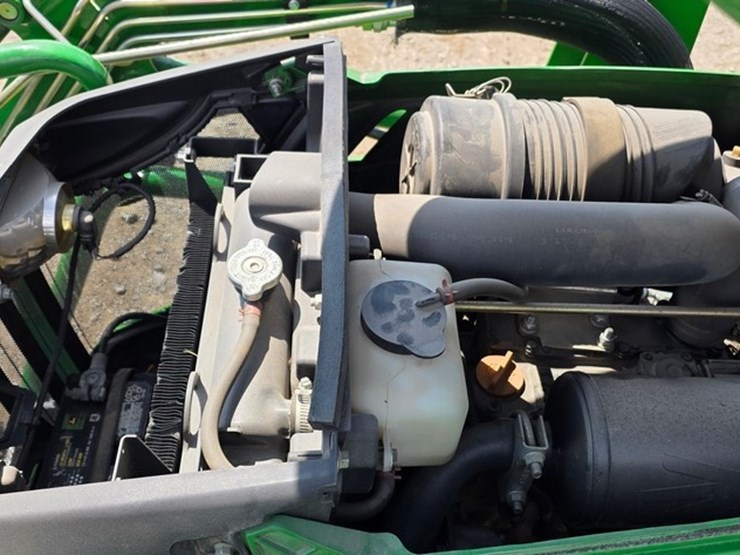 2014-john-deere-1025r-image-28