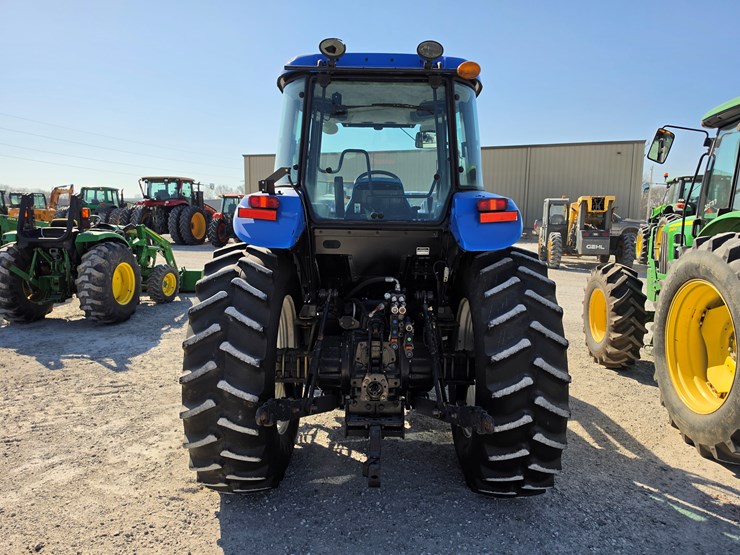 2013-new-holland-ts6.120-image-17