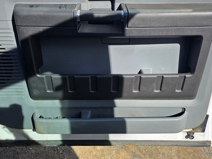 2014-ford-f350-image-42