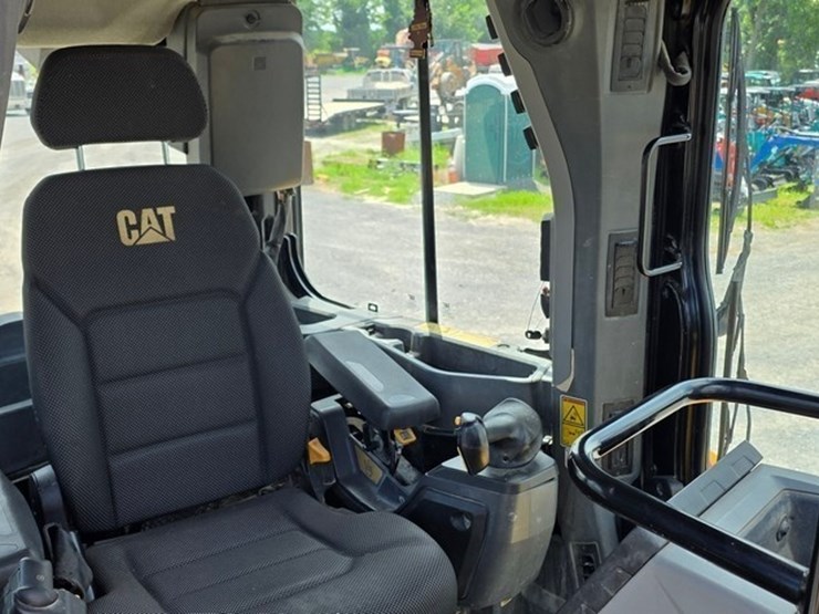 2021-caterpillar-d5-lgp-image-70