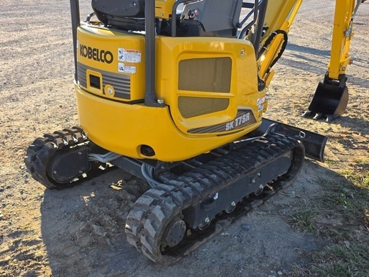 2022-kobelco-sk17sr-image-21