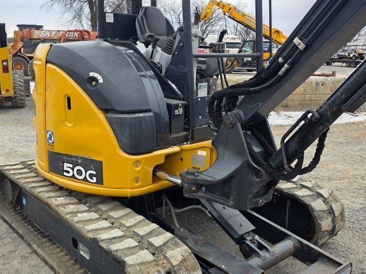 2019-deere-50g-image-34