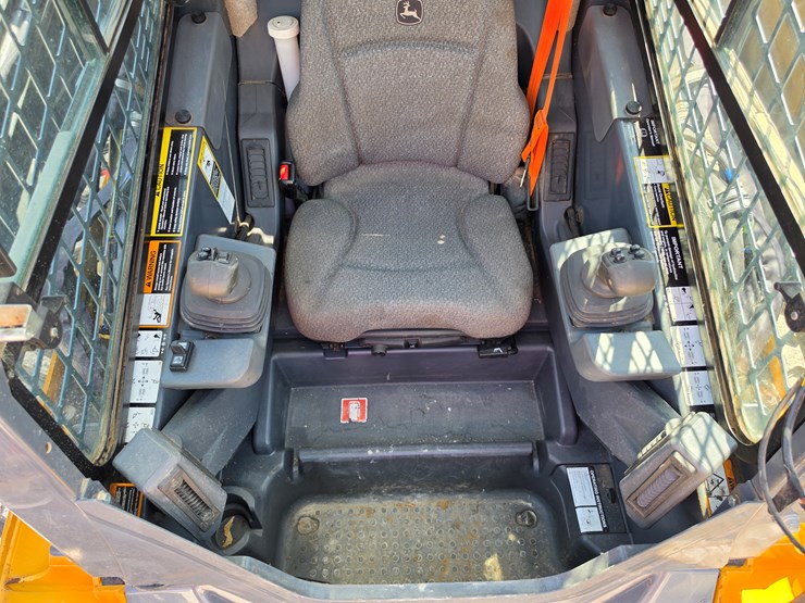 2023-deere-333g-image-9