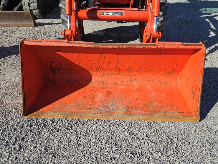 2019-kubota-m6060-image-3