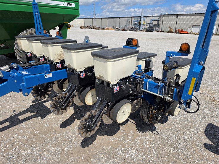 2016-kinze-3000-image-6