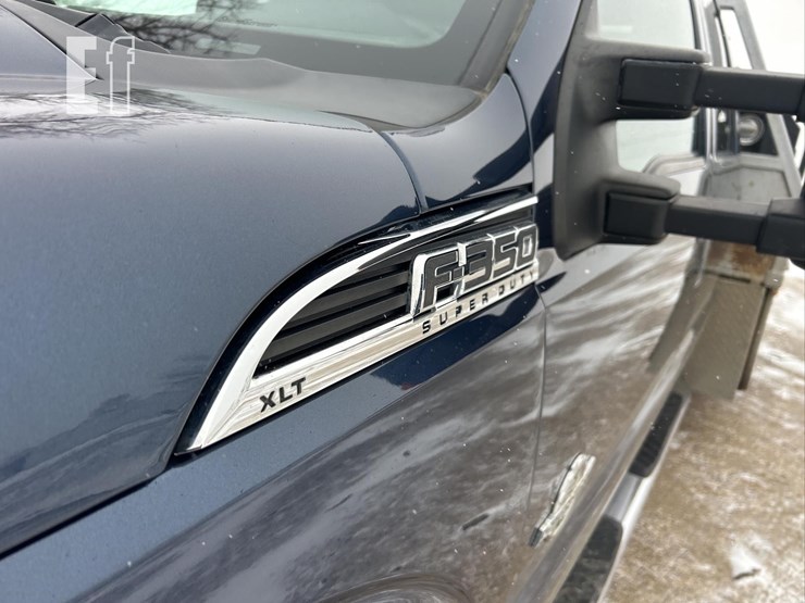 2016-ford-f350-xlt-image-12