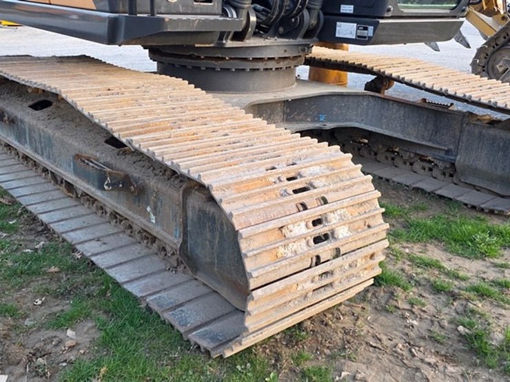 2022-case-cx250d-image-12