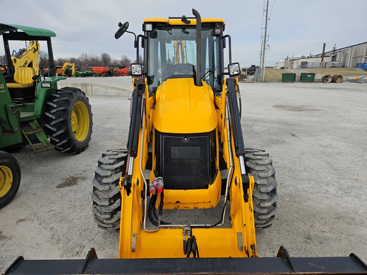 2018-jcb-3cx-compact-image-4