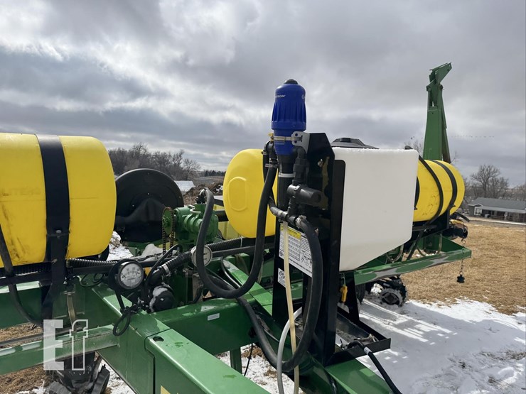 john-deere-1750-image-19