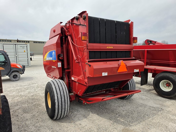 2013-new-holland-br7090-image-8