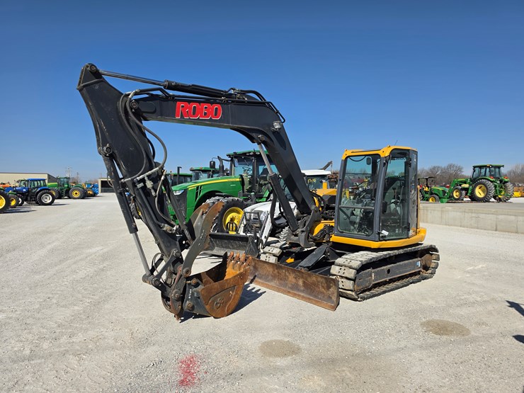 2018-deere-85g-image-1