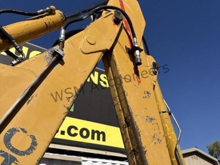 new-holland-lb115-image-23