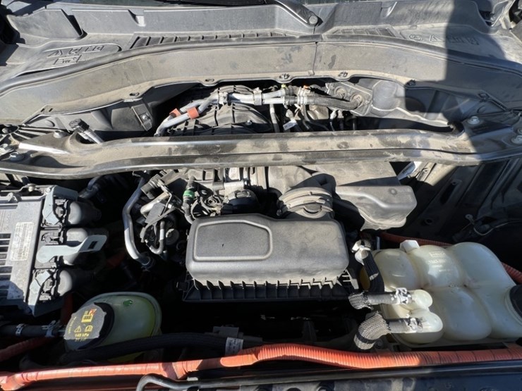 2020-ford-explorer-image-13