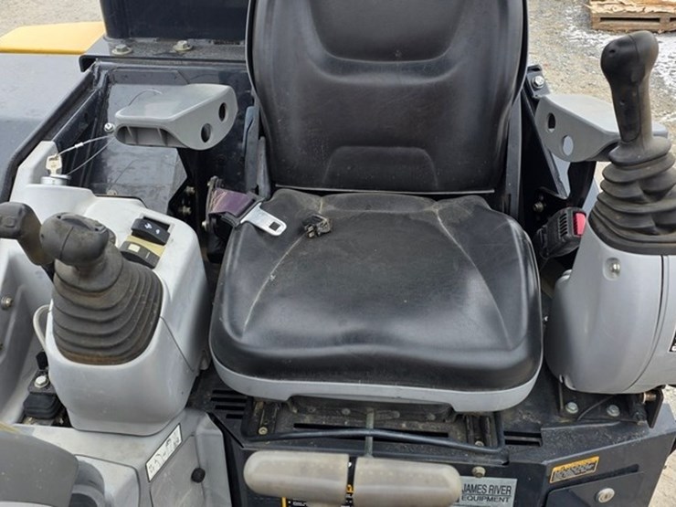 2019-deere-50g-image-58