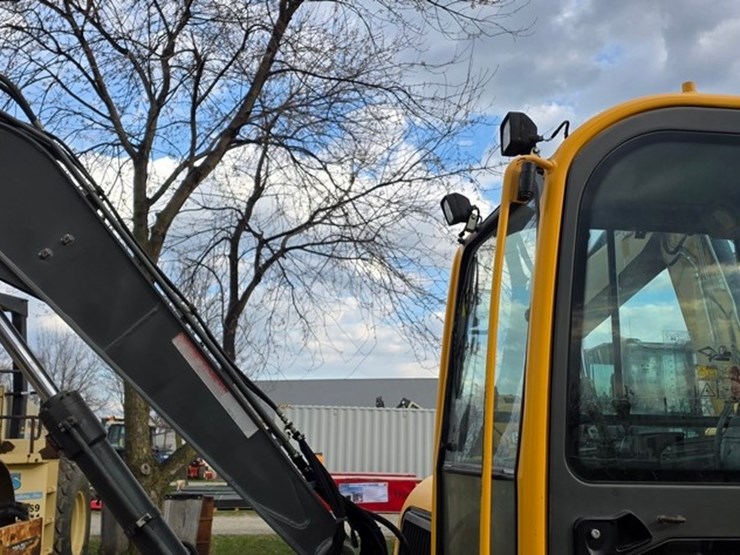 2008-volvo-ecr88-image-35